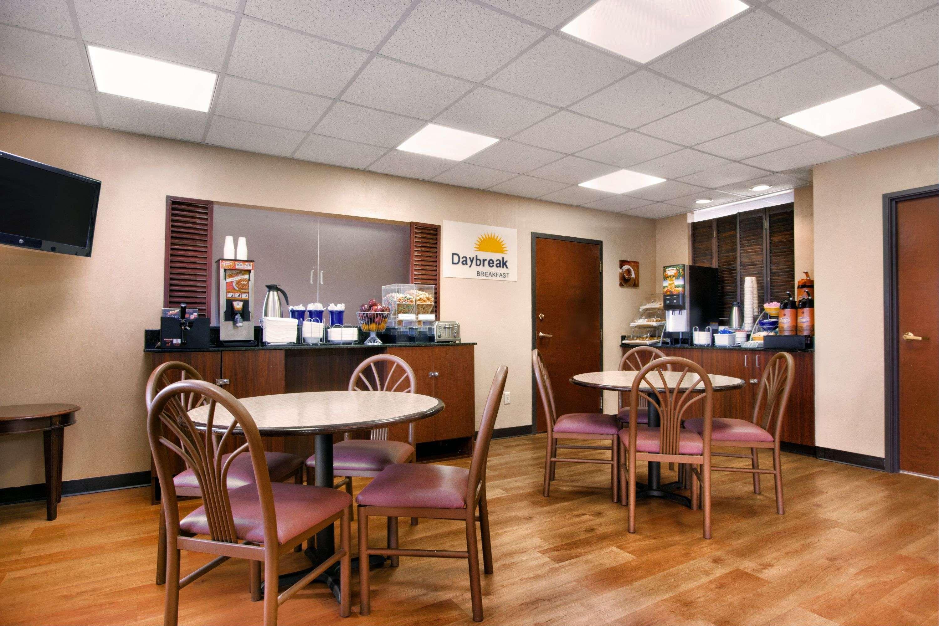 Days Inn By Wyndham Mauldin/Greenville Exteriör bild
